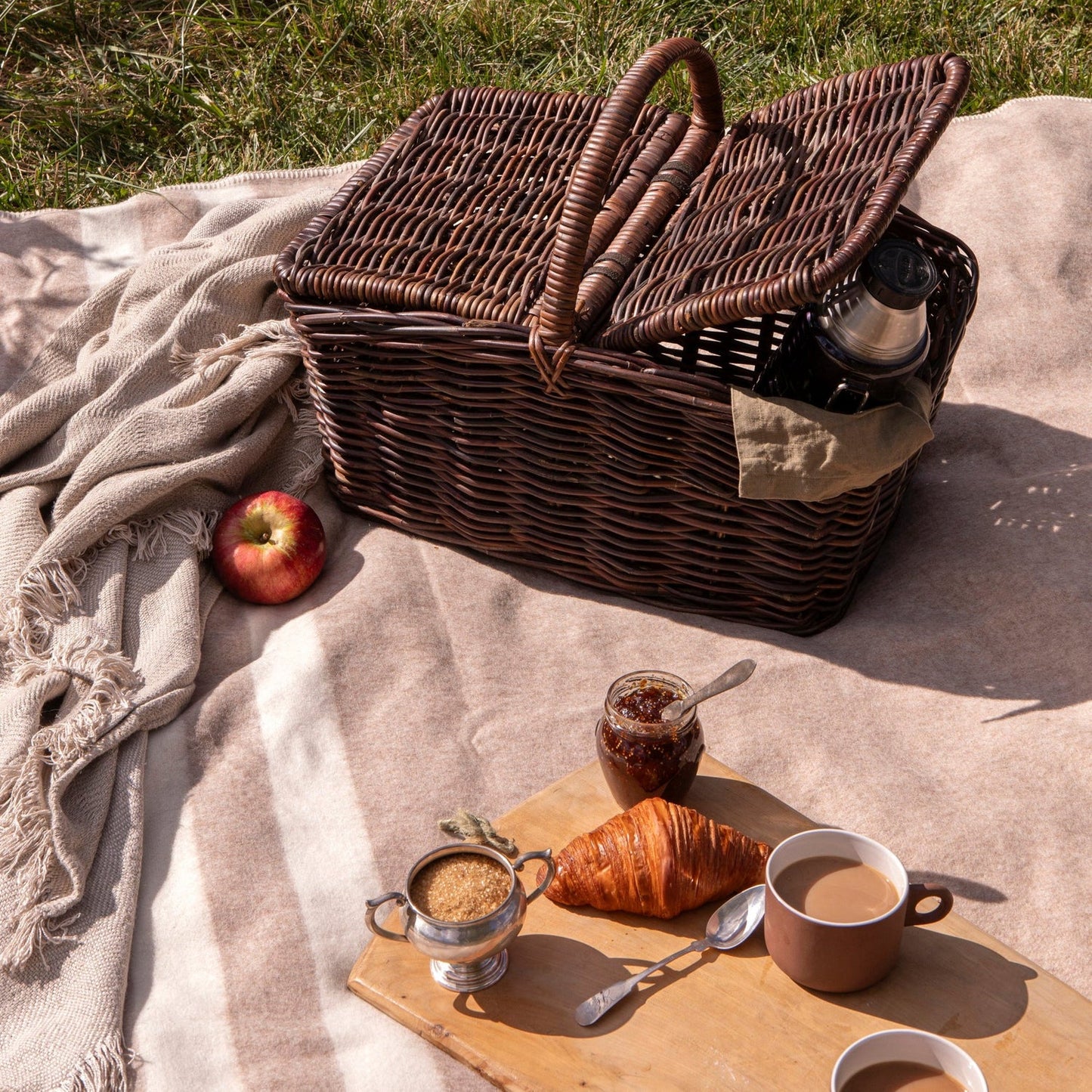 Hudson Woven Picnic Basket - Natural